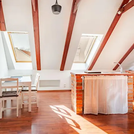 شقة Beams & Bells Attic Old Town Self Check-in