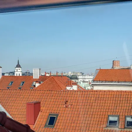 Beams & Bells Attic Old Town Self Check-in Апартаменты *