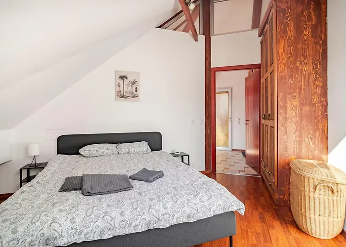 Beams & Bells Attic Old Town Self Check-in *