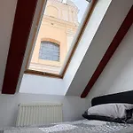 Beams & Bells Attic Old Town Self Check-in Lägenhet *